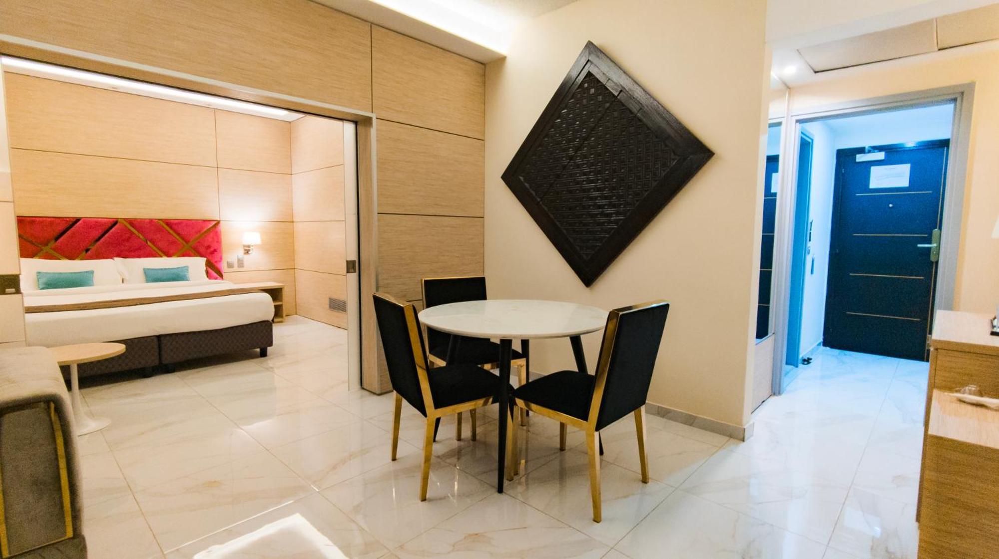 Hôtel Sarakawa Lome Bagian luar foto