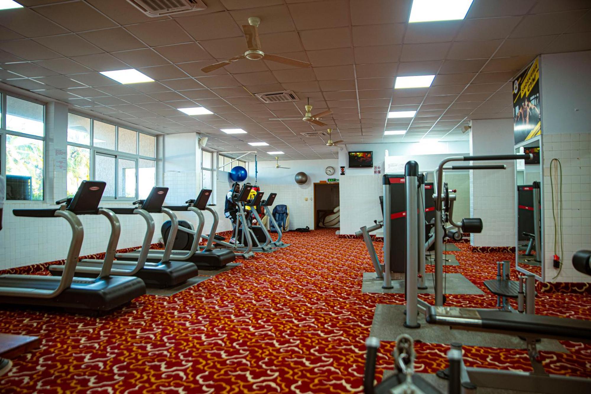 Hôtel Sarakawa Lome Bagian luar foto
