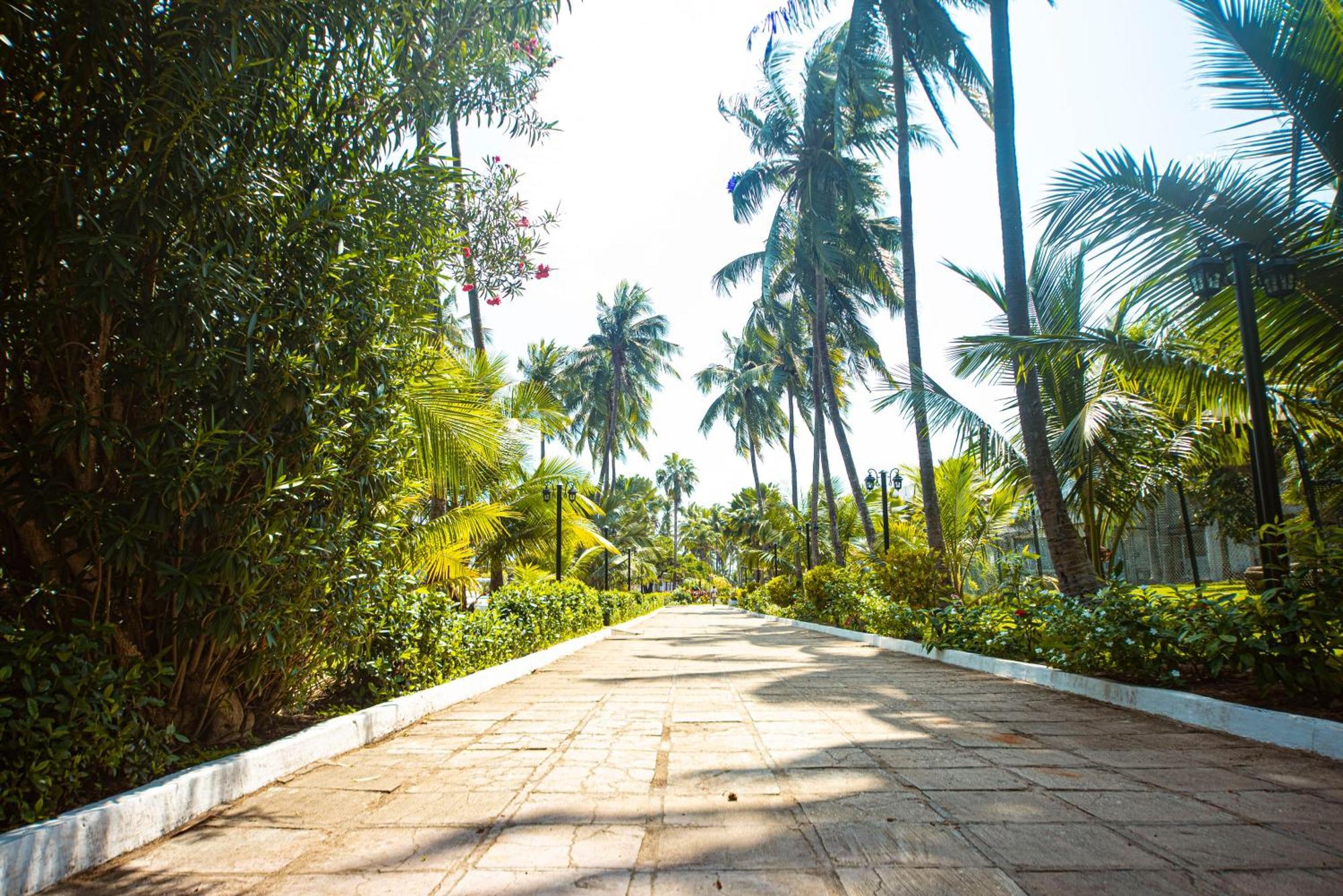 Hôtel Sarakawa Lome Bagian luar foto