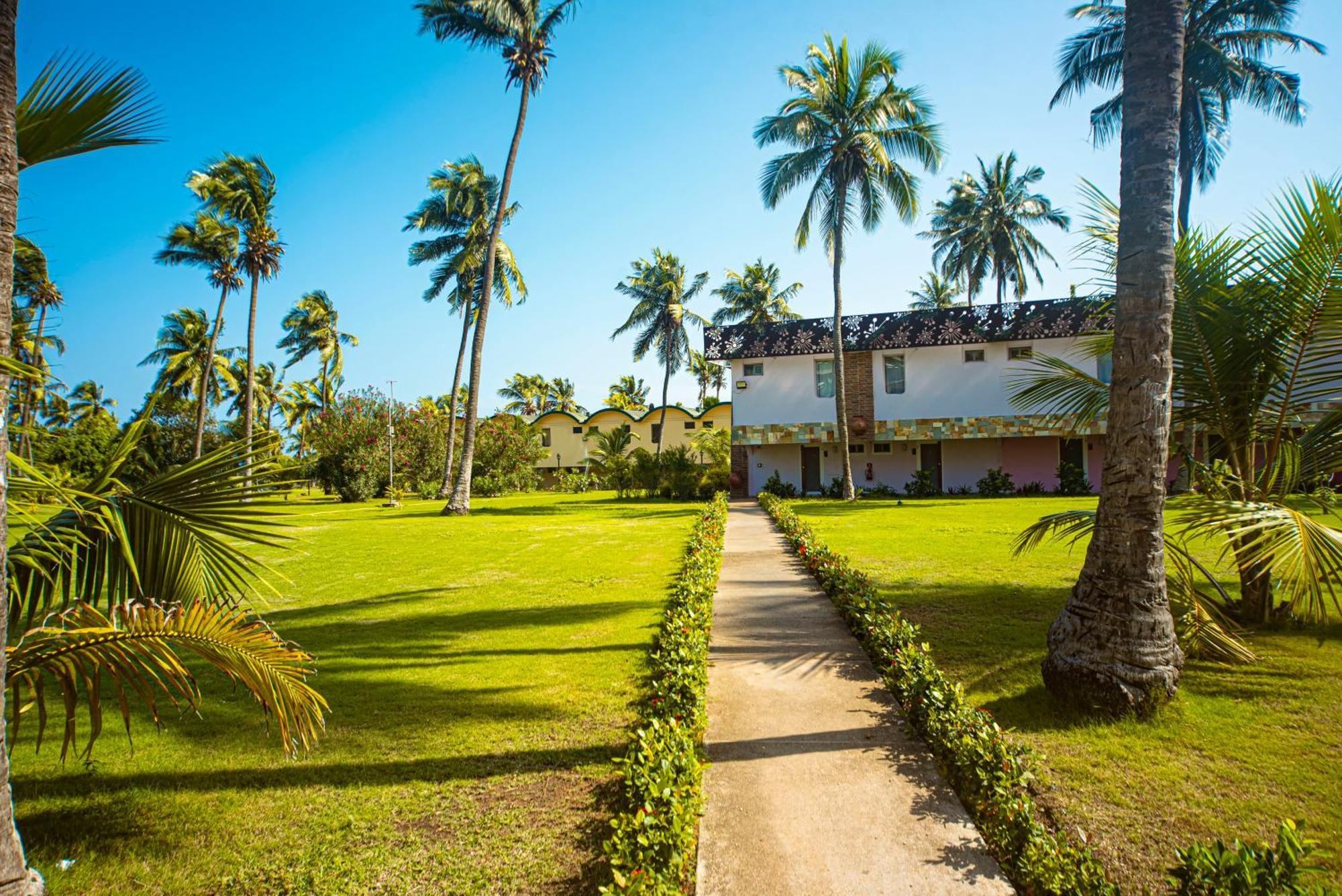 Hôtel Sarakawa Lome Bagian luar foto