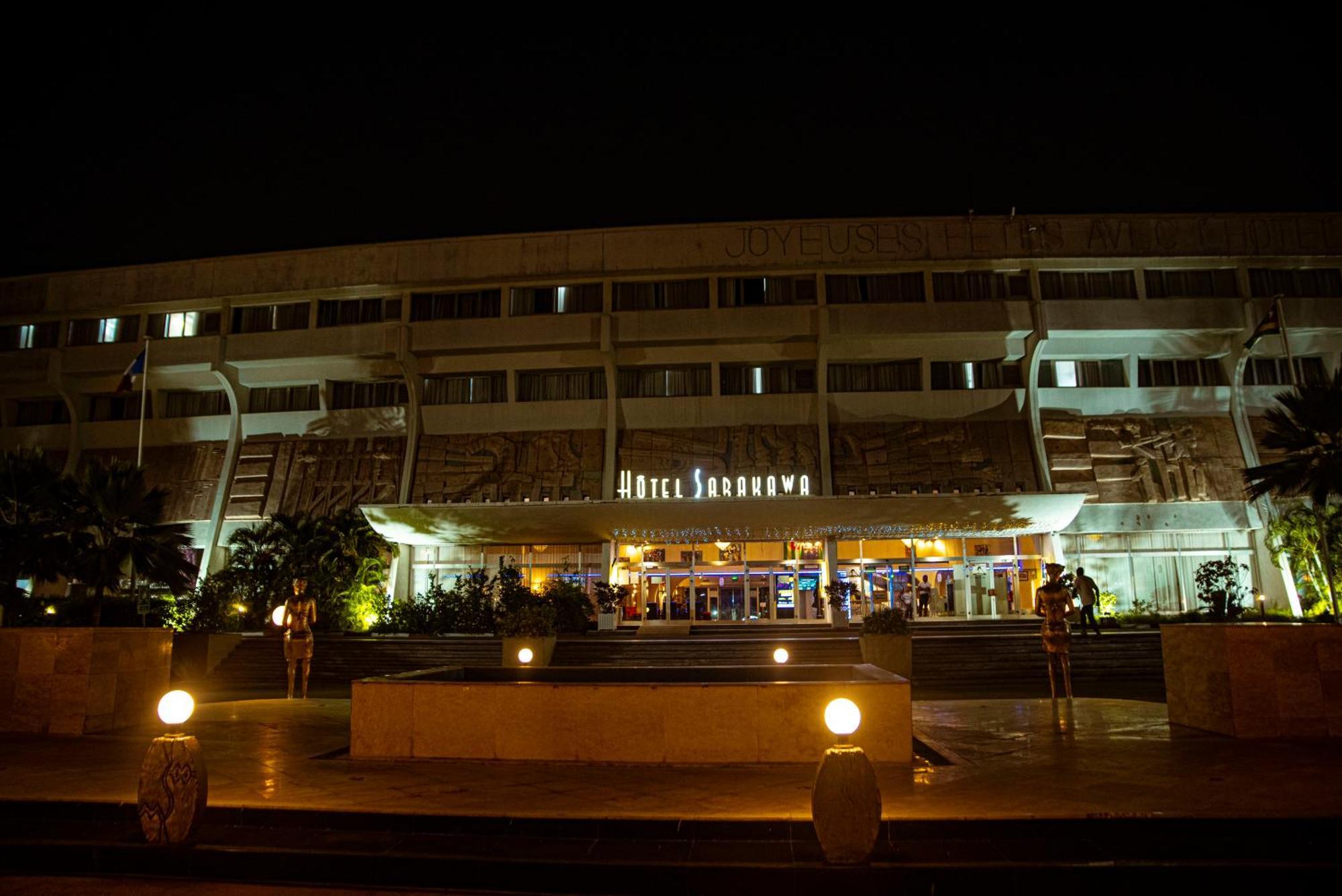 Hôtel Sarakawa Lome Bagian luar foto
