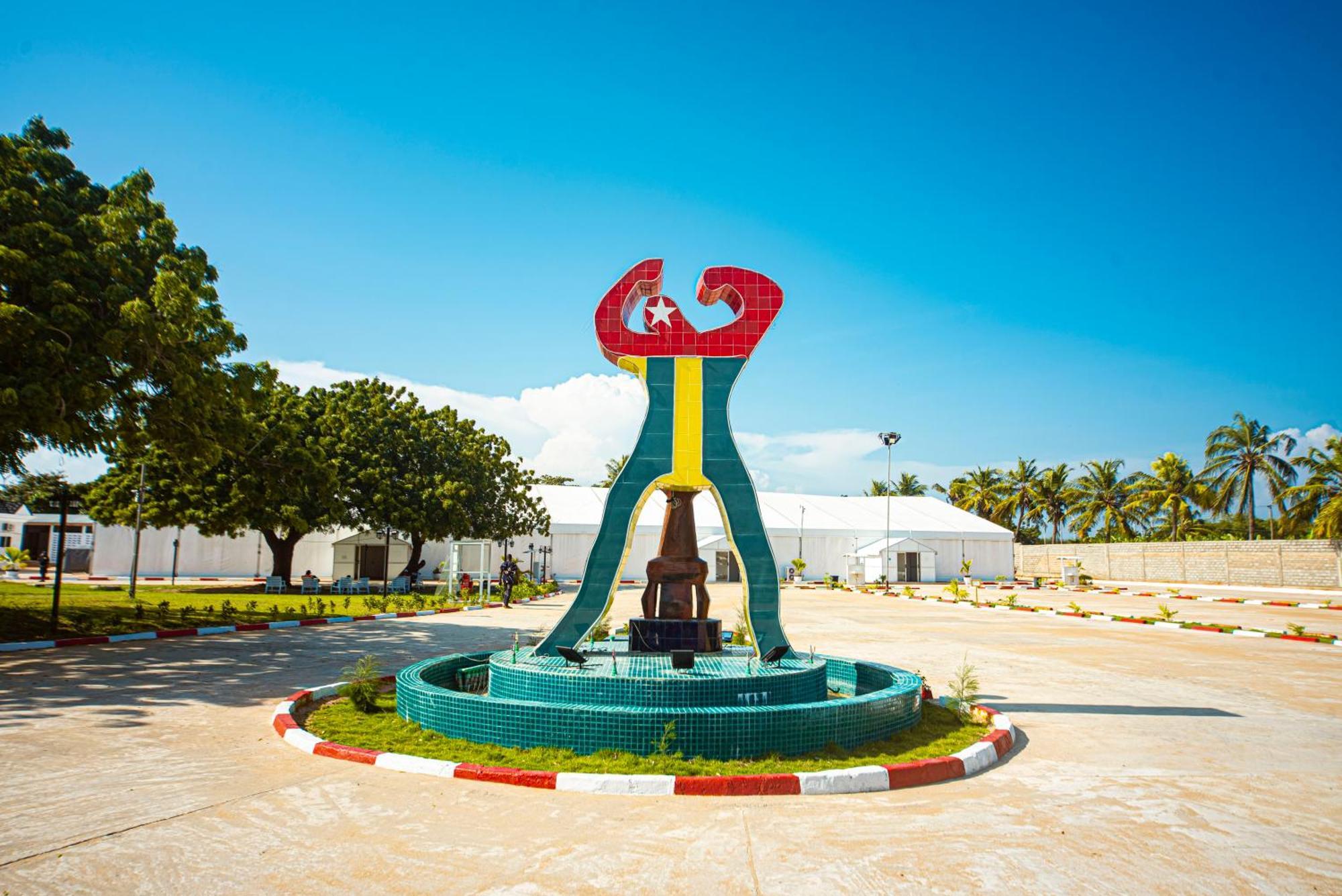 Hôtel Sarakawa Lome Bagian luar foto