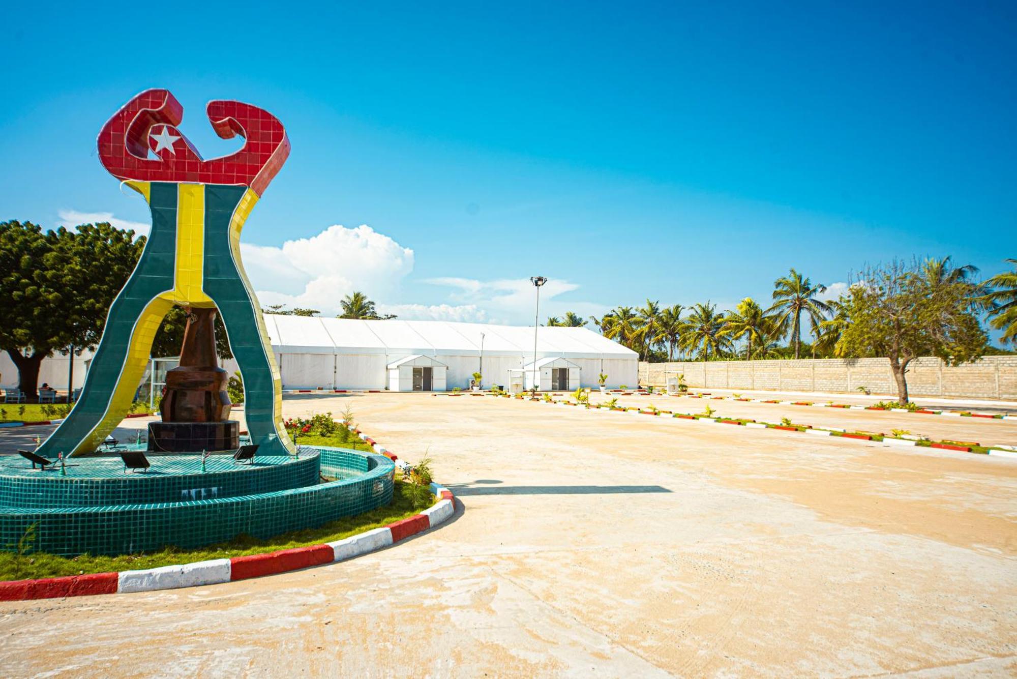 Hôtel Sarakawa Lome Bagian luar foto